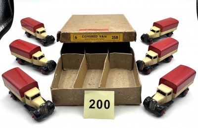 SH Enchères, Sophie Himbaut commissaire-priseur Vente de jouets, trains et petites voitures jeudi 28 mai à 14h van-dinky-toys