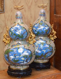 SH Enchères, Sophie Himbaut commissaire-priseur Vente de noël jeudi 18 décembre à 10h paire-de-pot-couvert-a-email-cloisonne